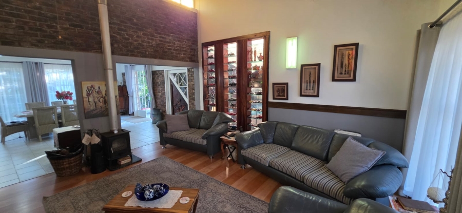 5 Bedroom Property for Sale in Wilkoppies North West